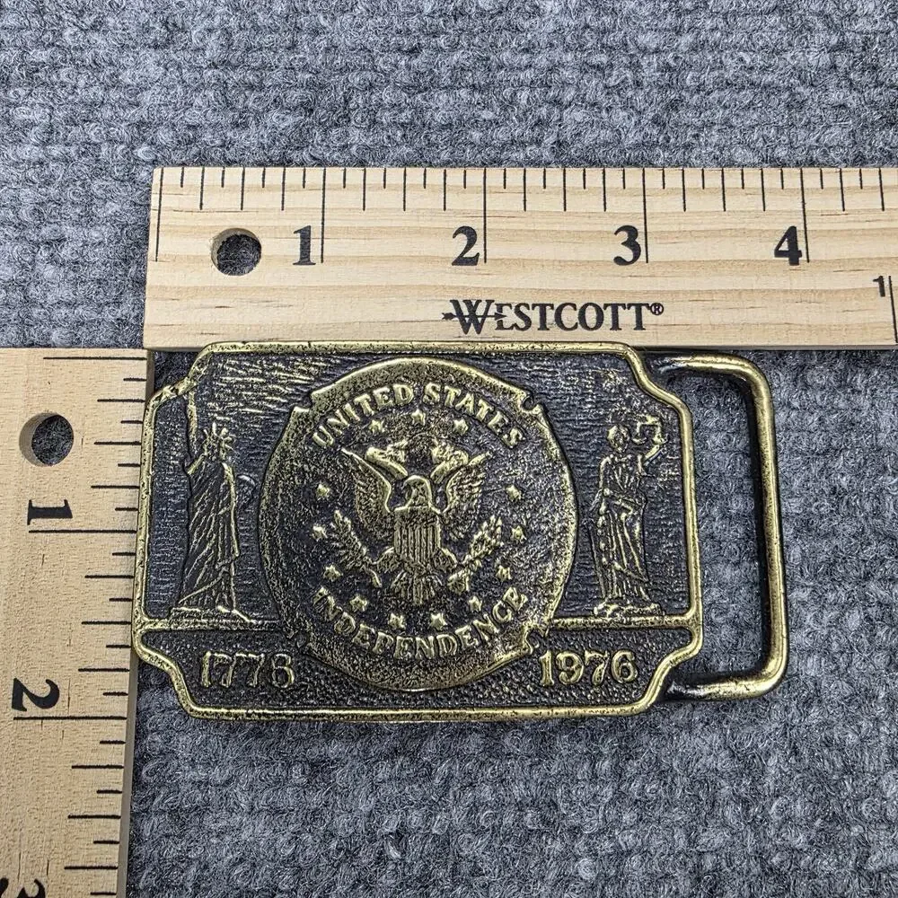 Vintage 1976 US Independence Brass Belt Buckle Bicentennial Liberty Eagle USA 17
